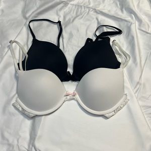 Gilly Hicks bras